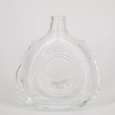 Botol glas bilong wiski we i gat piksa long en